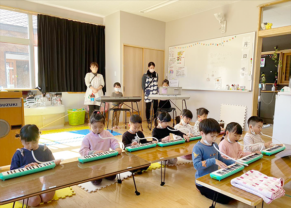 鍵盤ハーモニカ